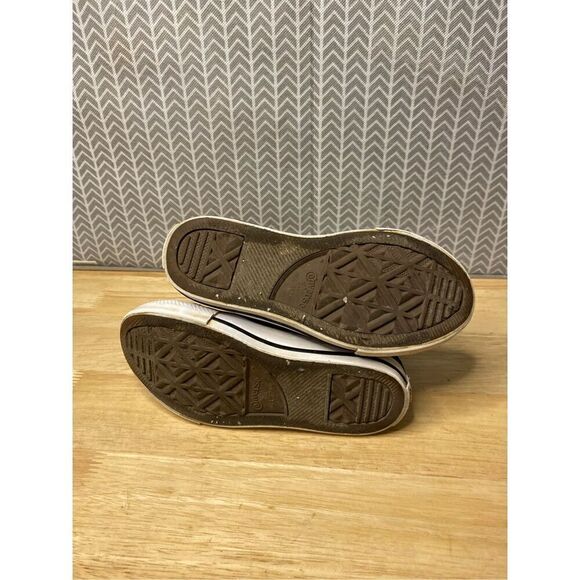 Converse Chuck Taylor Black High Tops with multicolored hearts - Picture 10 of 11